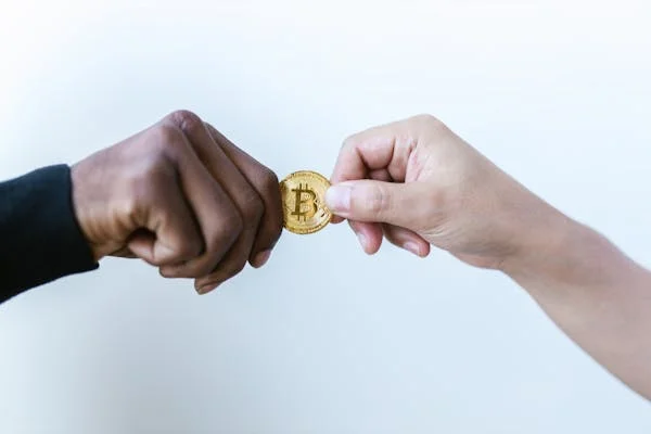 How Blockchain Technology is Enhancing E-Commerce Transactions