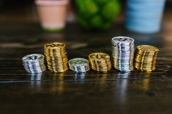 How Cryptocurrency Adoption Can Help E-Commerce Businesses Reach Global Audiences
